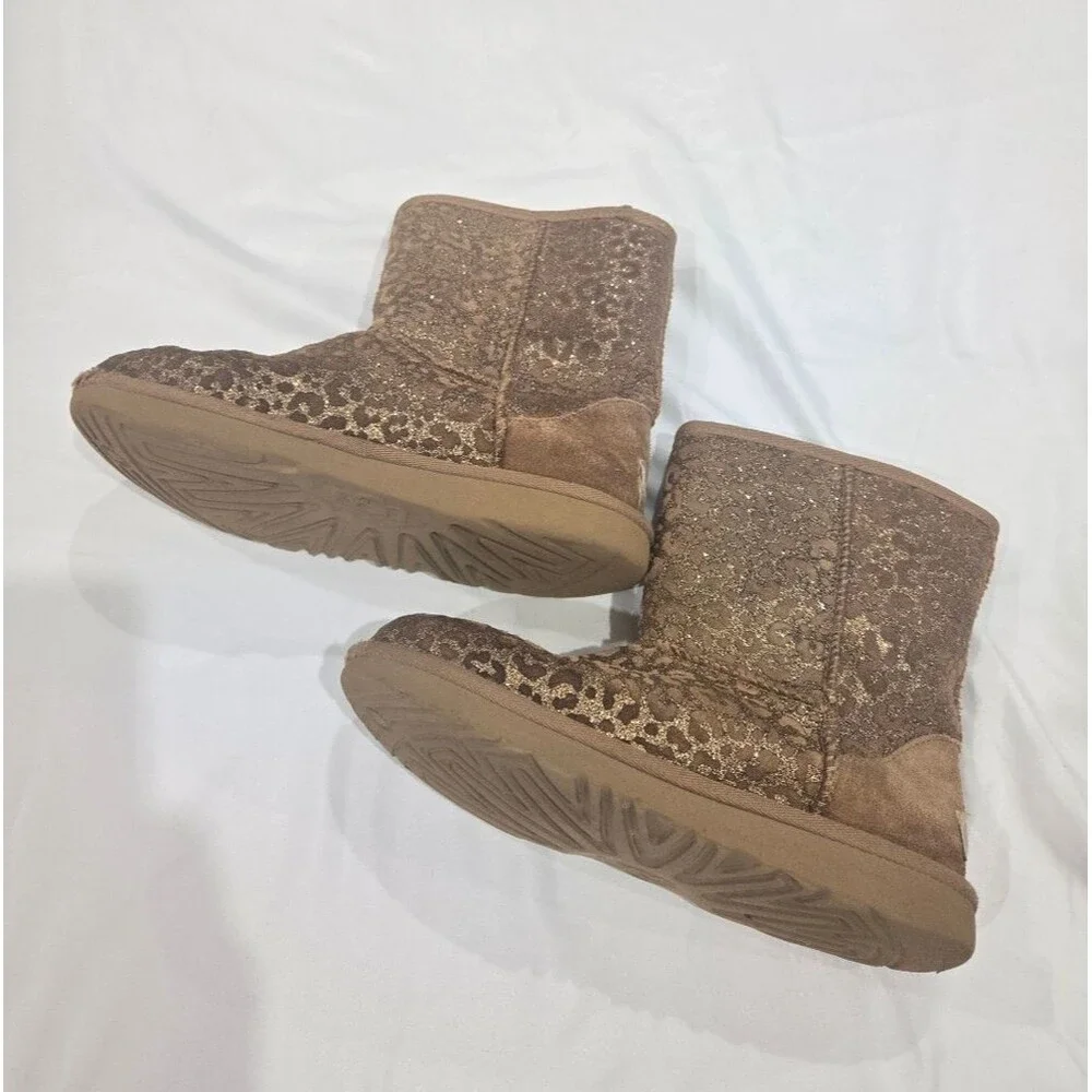 Ugg Classic II Glitter Leopard Boots Size 4